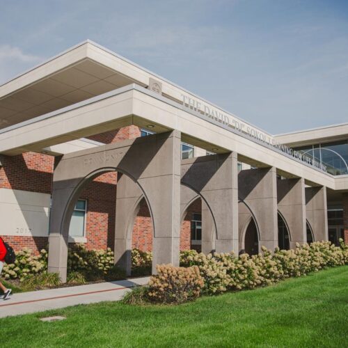 Mount Michael Benedictine School<br>마운트 마이클 베네딕틴 스쿨