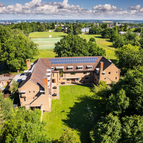 Leighton Park School<br>레이튼 파크 스쿨